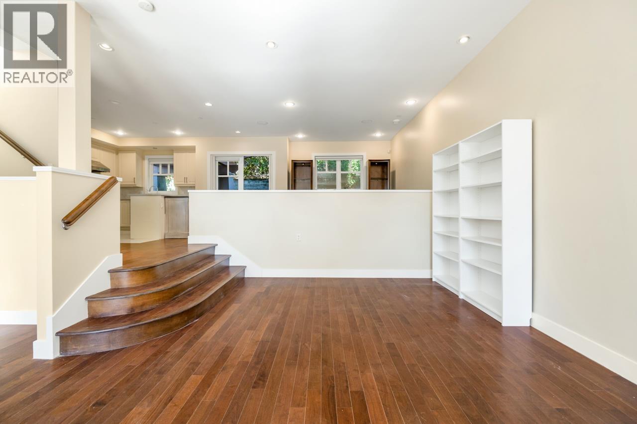 1 2555 SKILIFT ROAD, West Vancouver