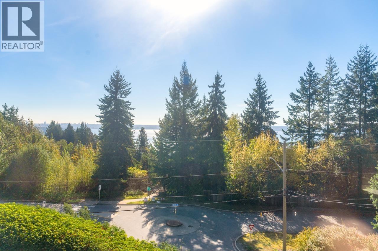 1 2555 SKILIFT ROAD, West Vancouver