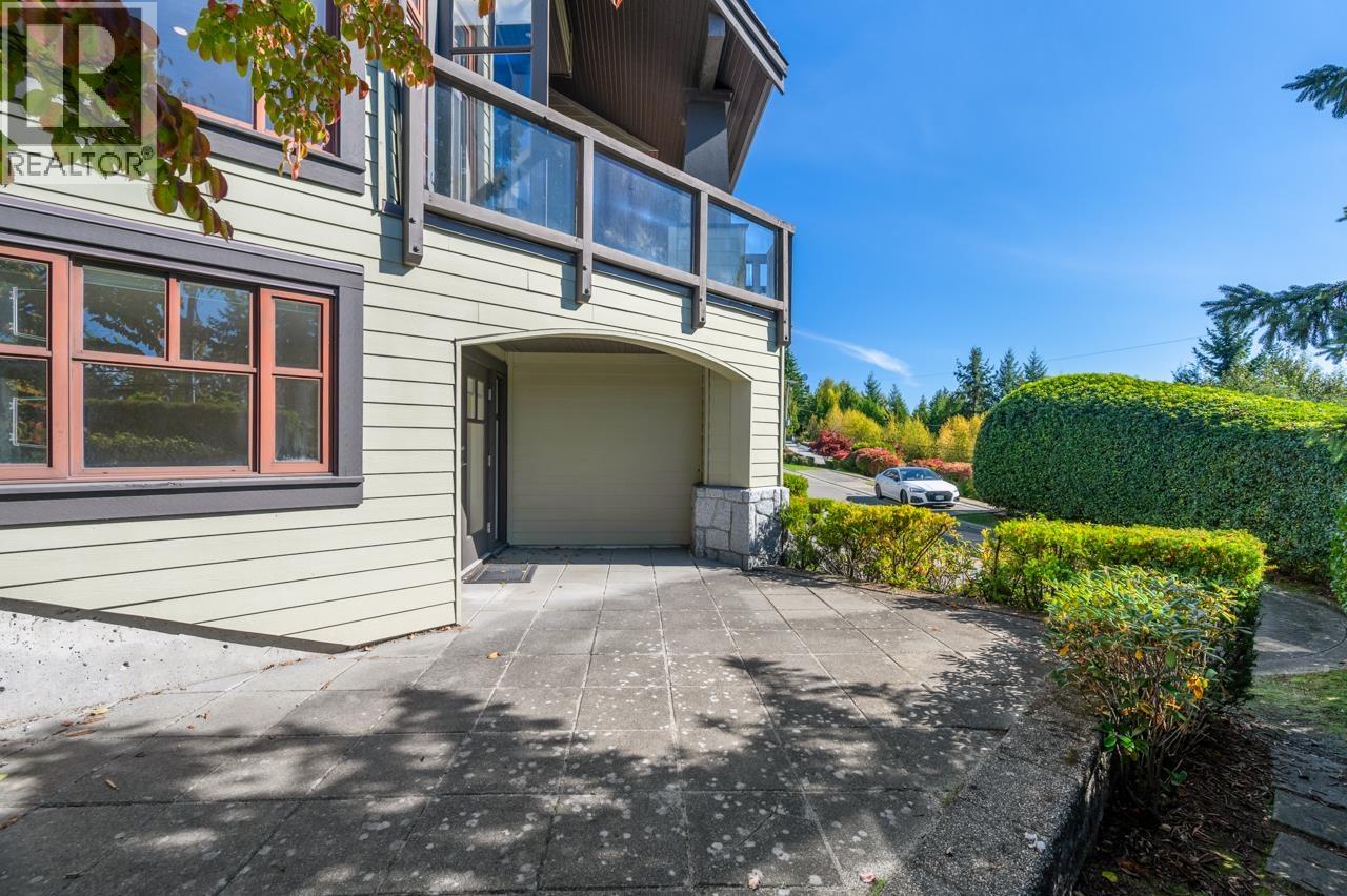 1 2555 SKILIFT ROAD, West Vancouver