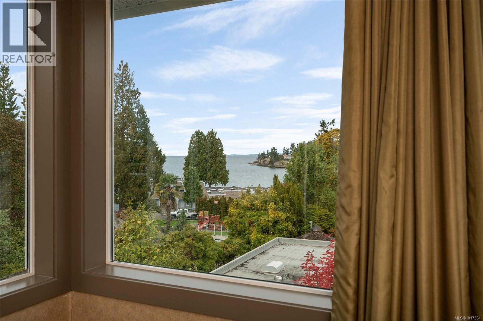 737 1600 Stroulger Rd, Nanoose Bay