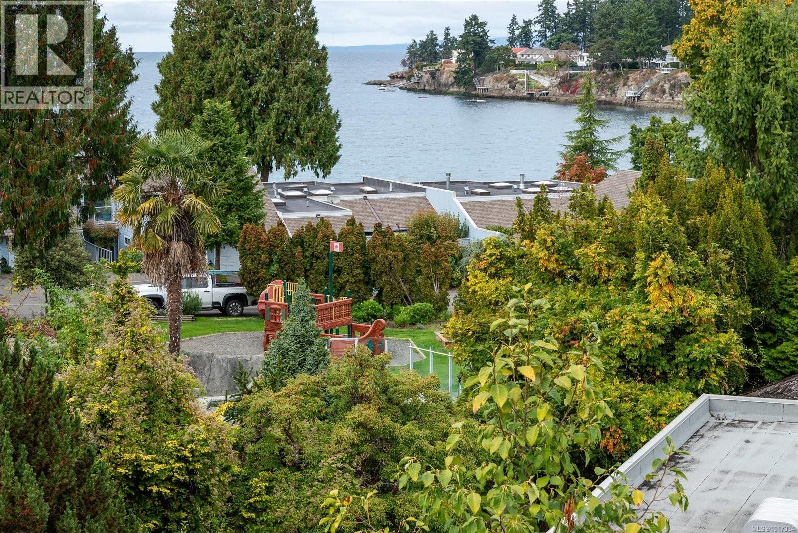 737 1600 Stroulger Rd, Nanoose Bay