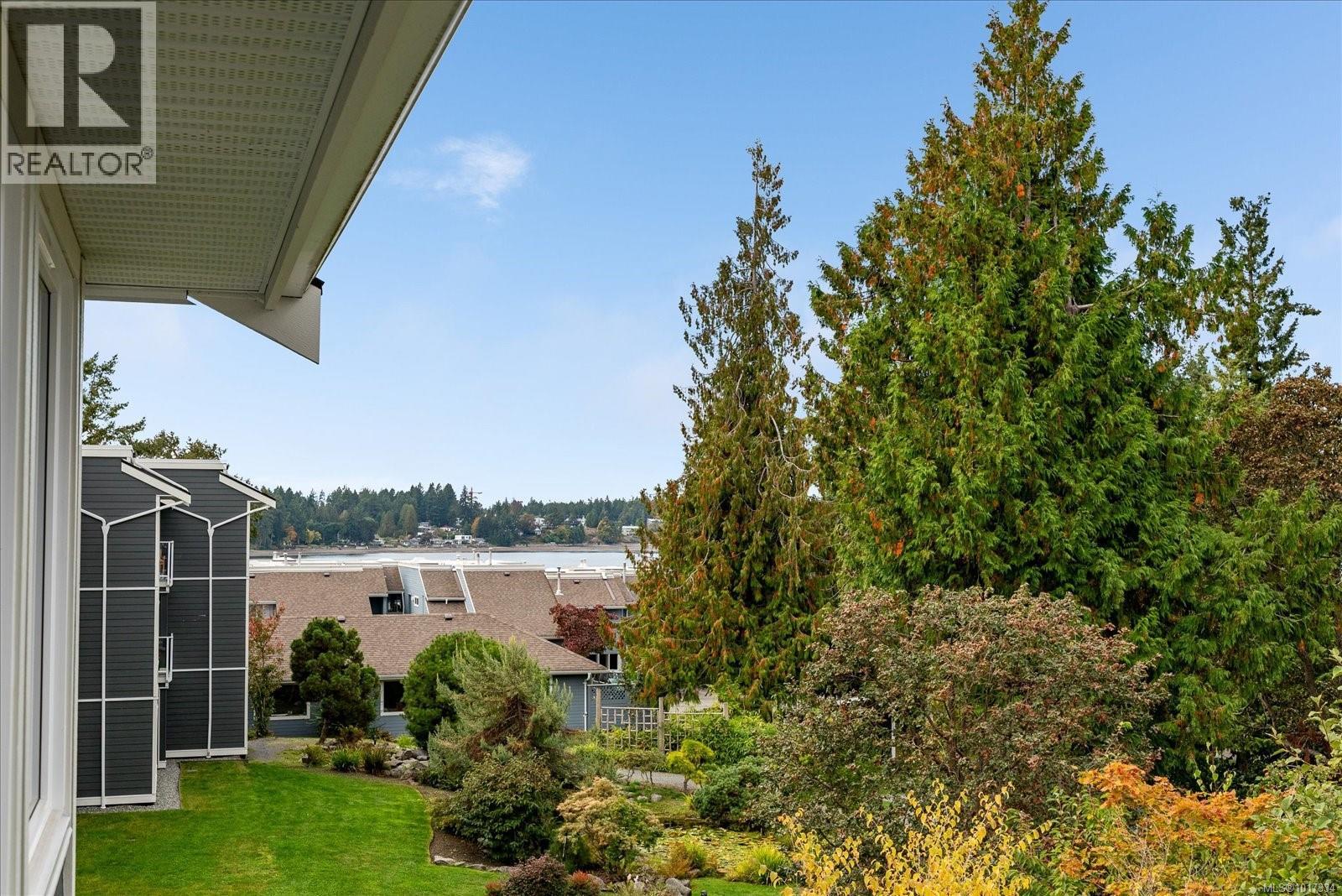 737 1600 Stroulger Rd, Nanoose Bay