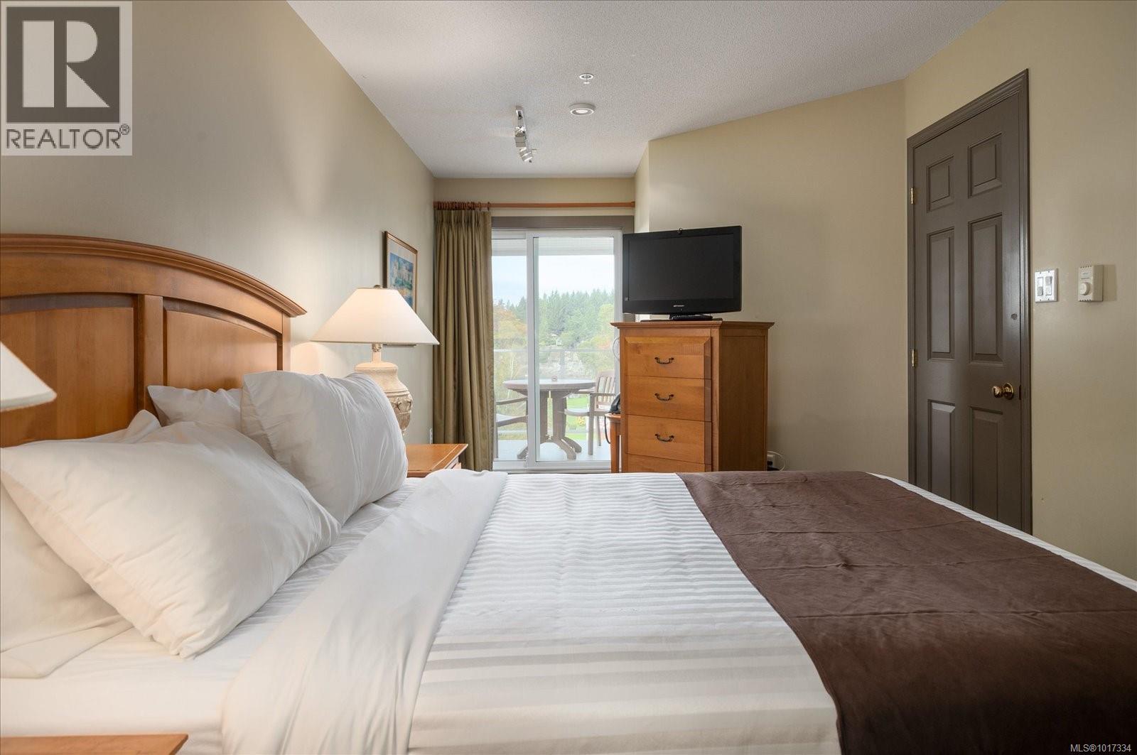 737 1600 Stroulger Rd, Nanoose Bay