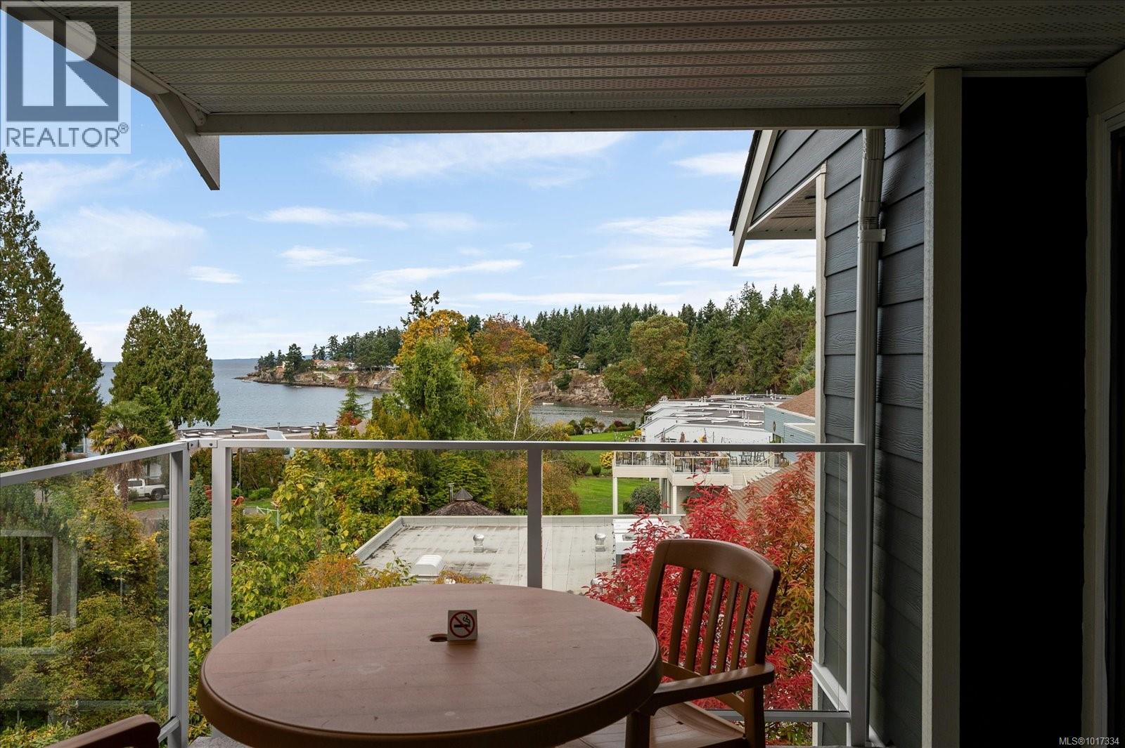 737 1600 Stroulger Rd, Nanoose Bay