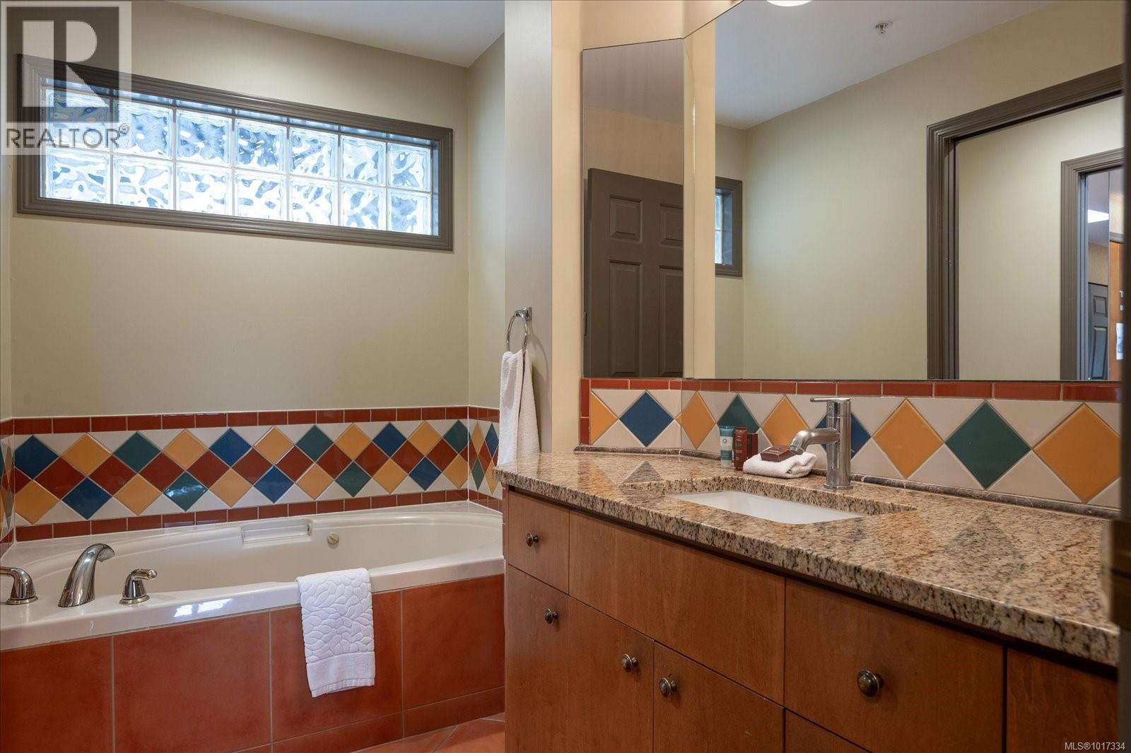 737 1600 Stroulger Rd, Nanoose Bay