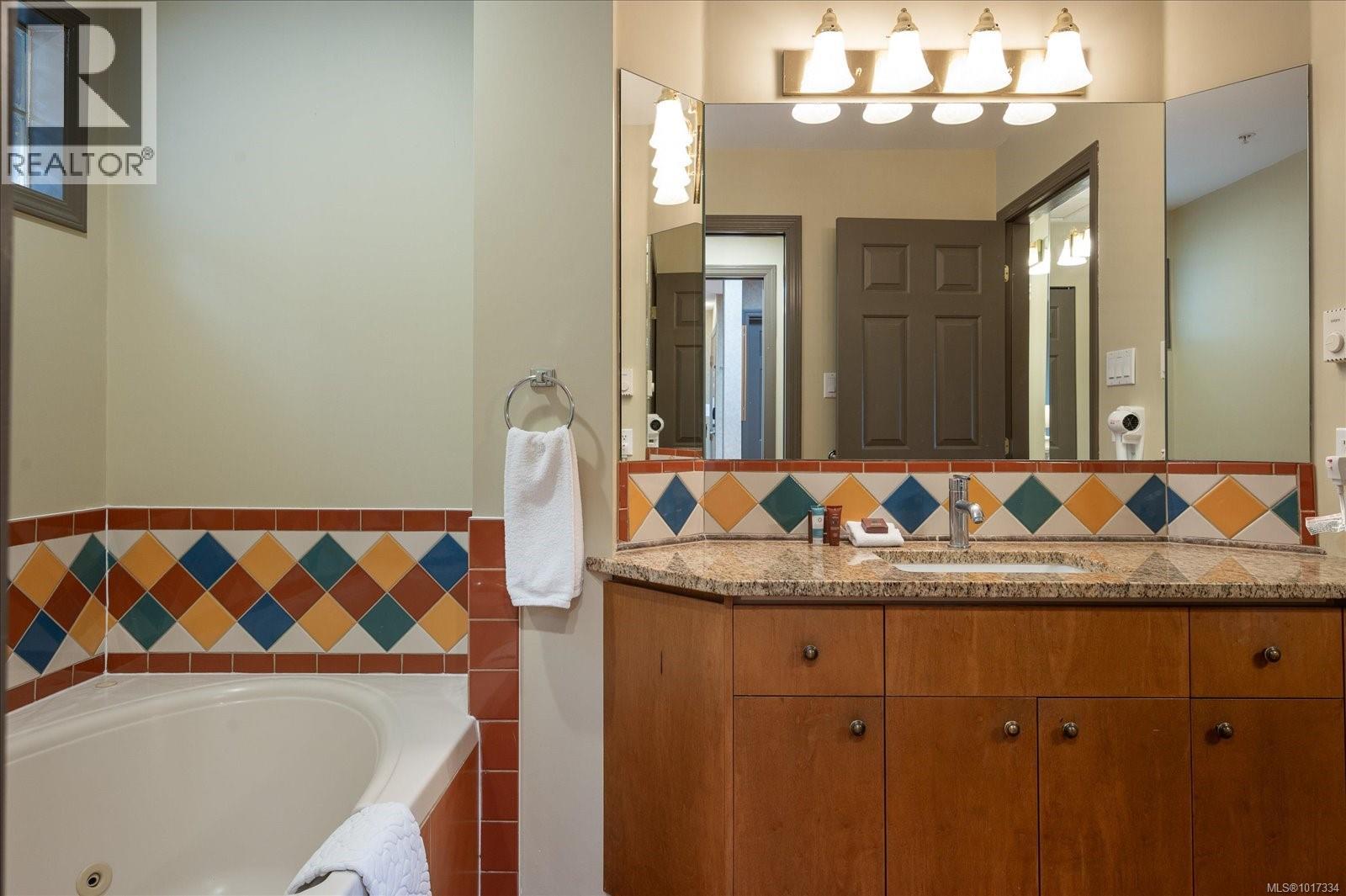 737 1600 Stroulger Rd, Nanoose Bay