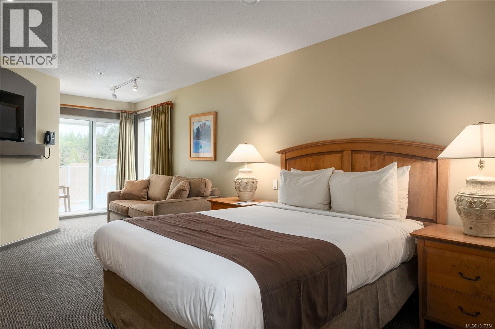 737 1600 Stroulger Rd, Nanoose Bay