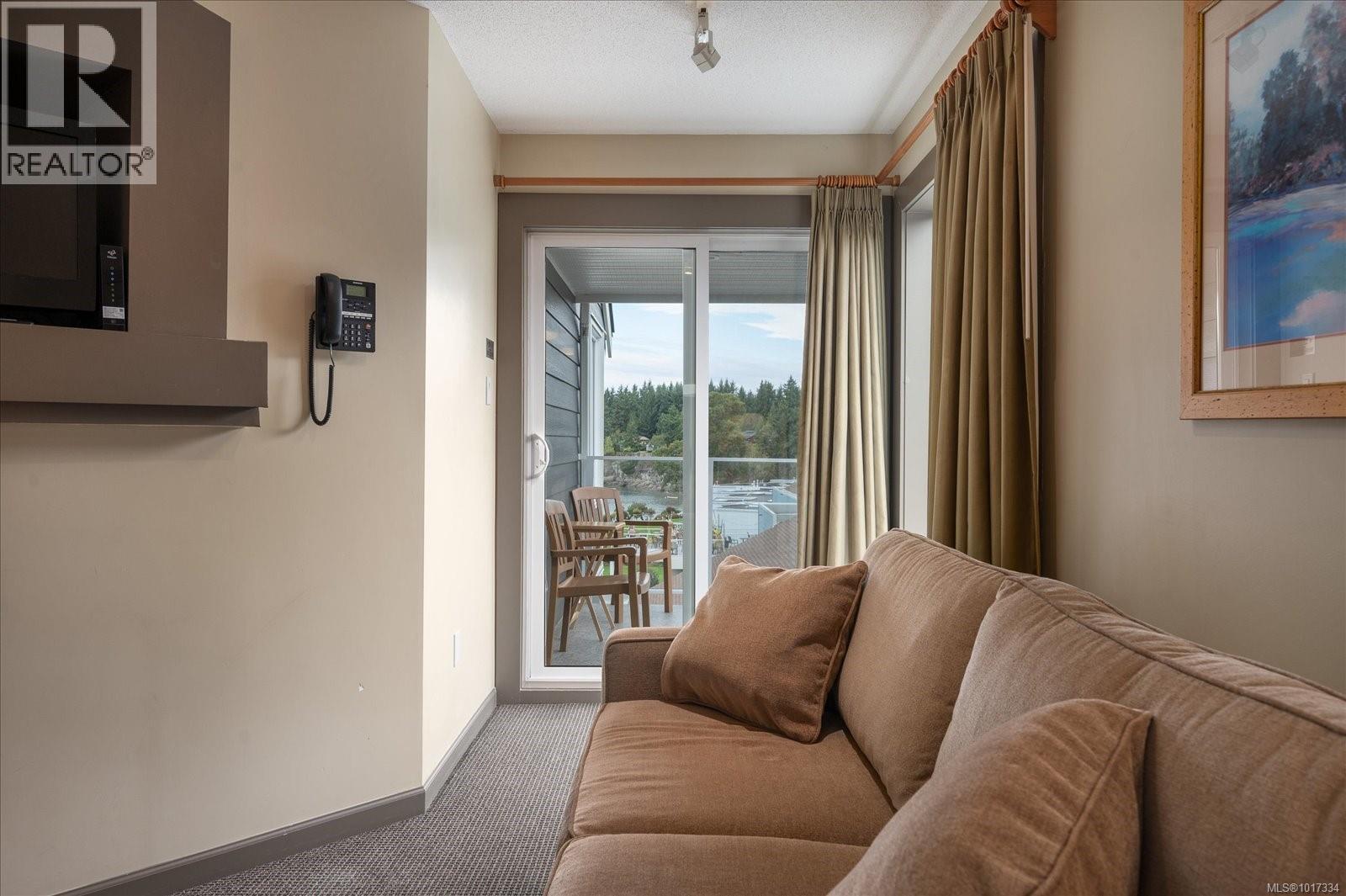 737 1600 Stroulger Rd, Nanoose Bay