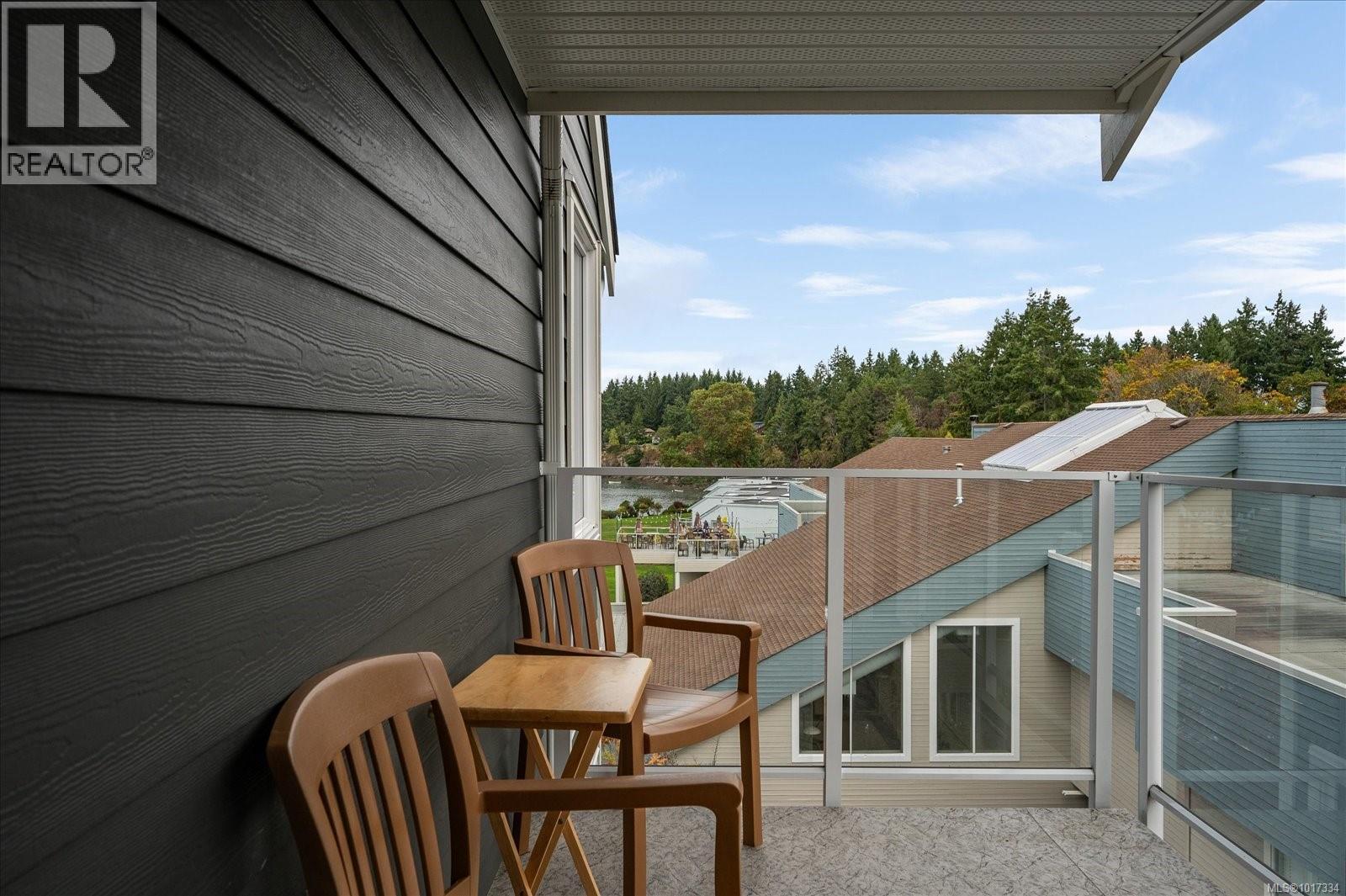 737 1600 Stroulger Rd, Nanoose Bay