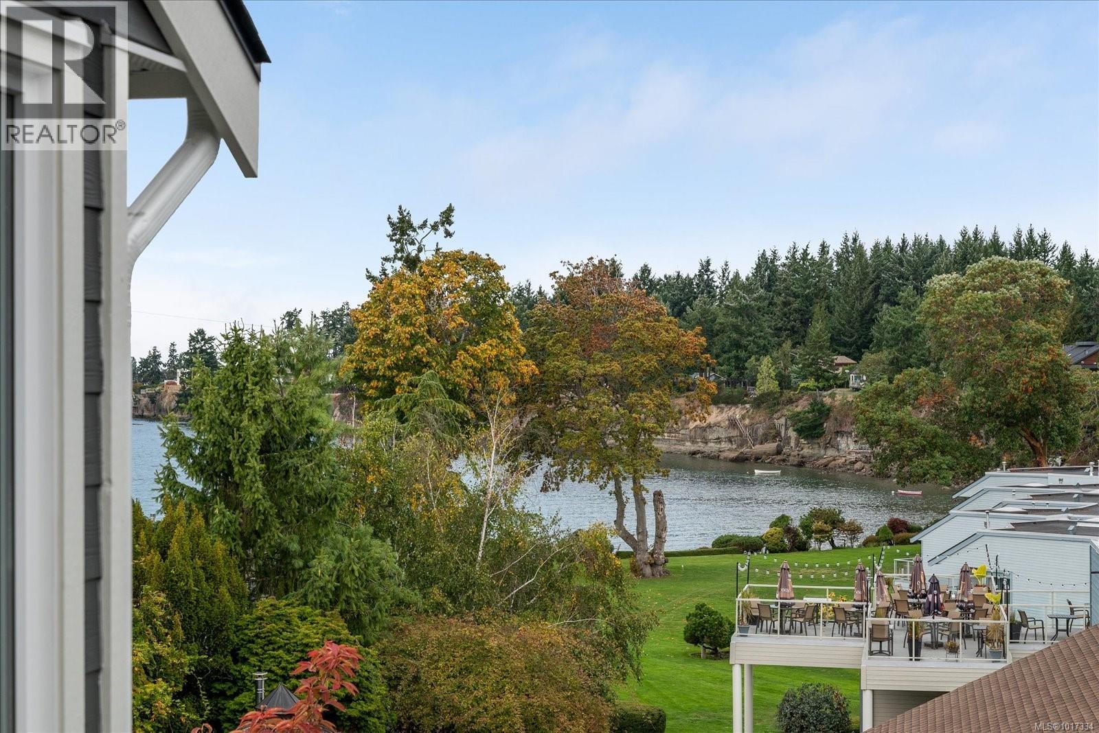 737 1600 Stroulger Rd, Nanoose Bay