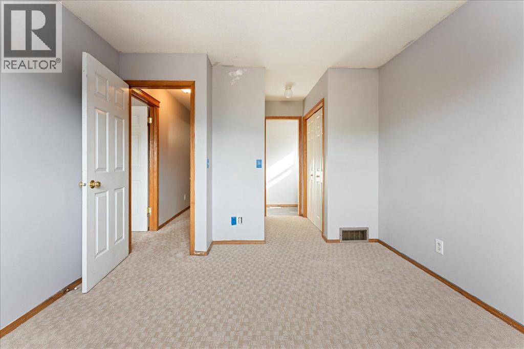 Single Family House 4 Level for Sale in  Martinvalley Place NE Martindale Calgary 