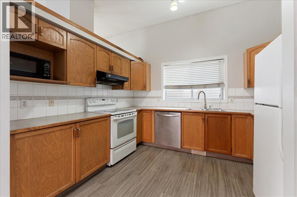Single Family House 4 Level for Sale in  Martinvalley Place NE Martindale Calgary 
