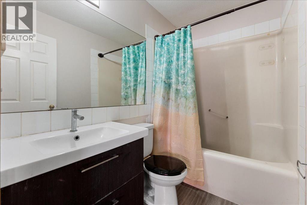 Single Family House 4 Level for Sale in  Martinvalley Place NE Martindale Calgary 