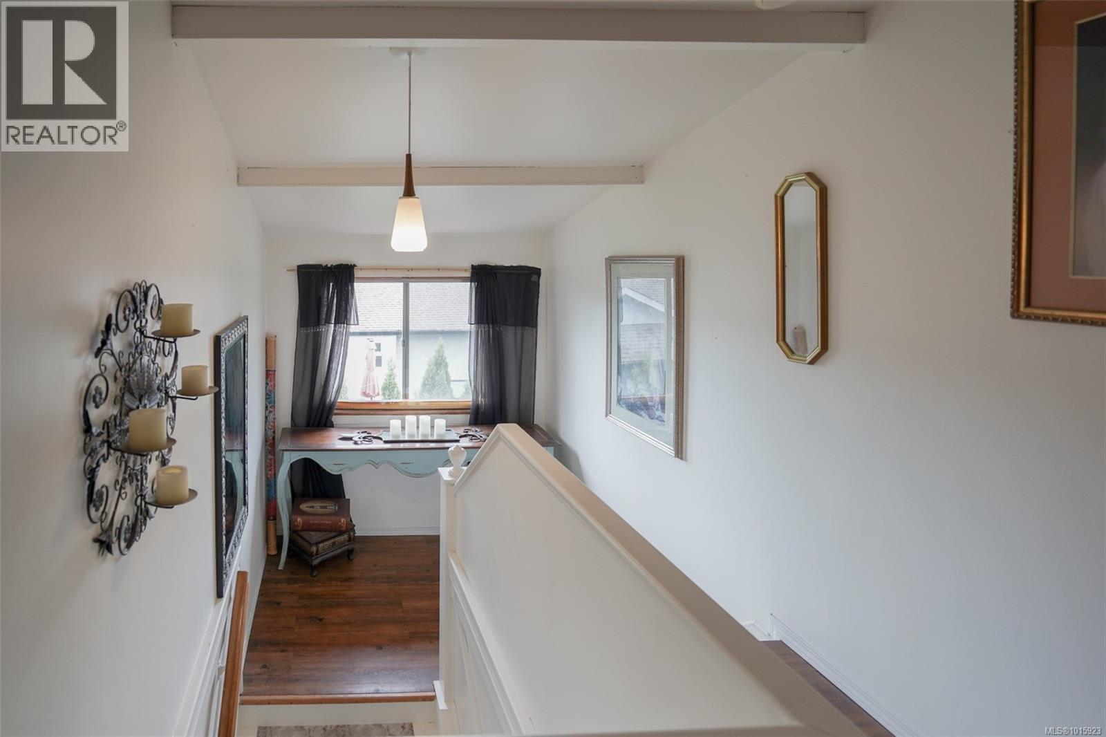  1295 Santa Rosa Avenue, Saanich