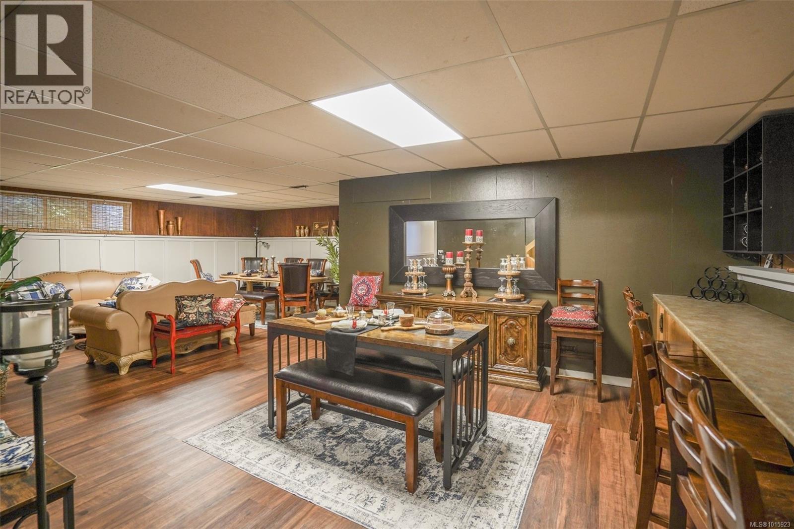  1295 Santa Rosa Avenue, Saanich