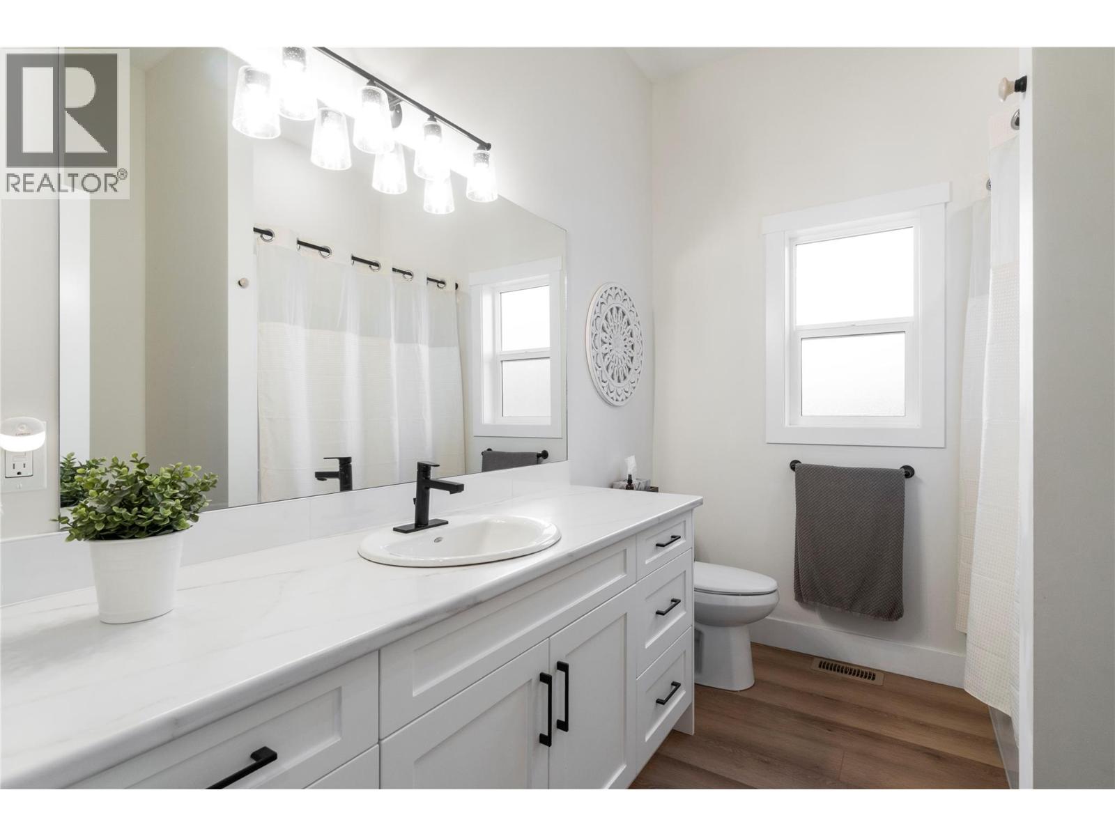14 231 20 Street, Salmon Arm