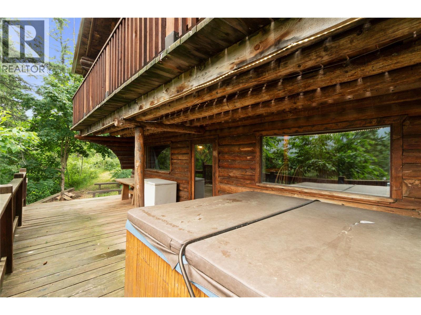  9866 Old Spallumcheen Road, Sicamous