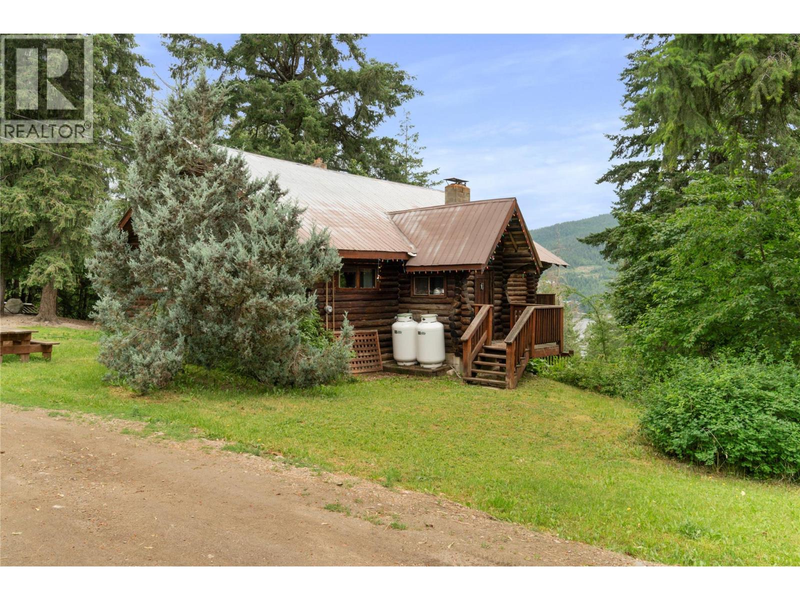  9866 Old Spallumcheen Road, Sicamous