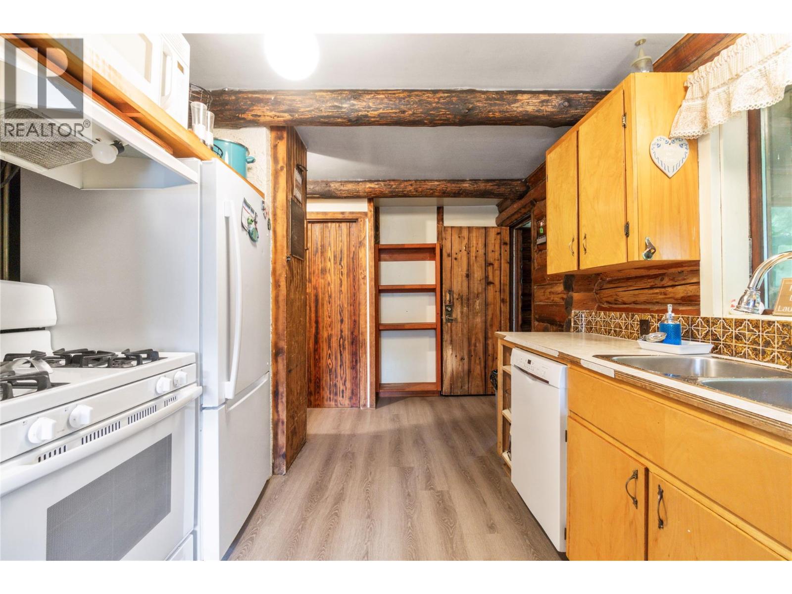  9866 Old Spallumcheen Road, Sicamous