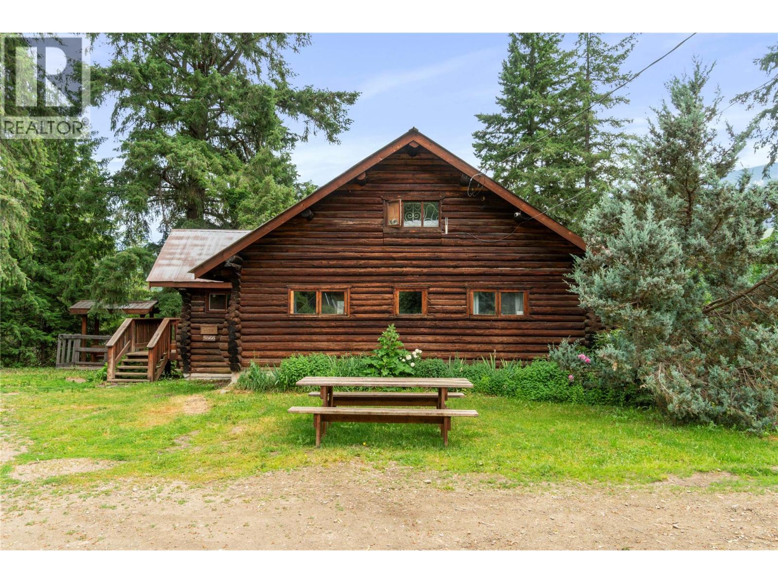  9866 Old Spallumcheen Road, Sicamous
