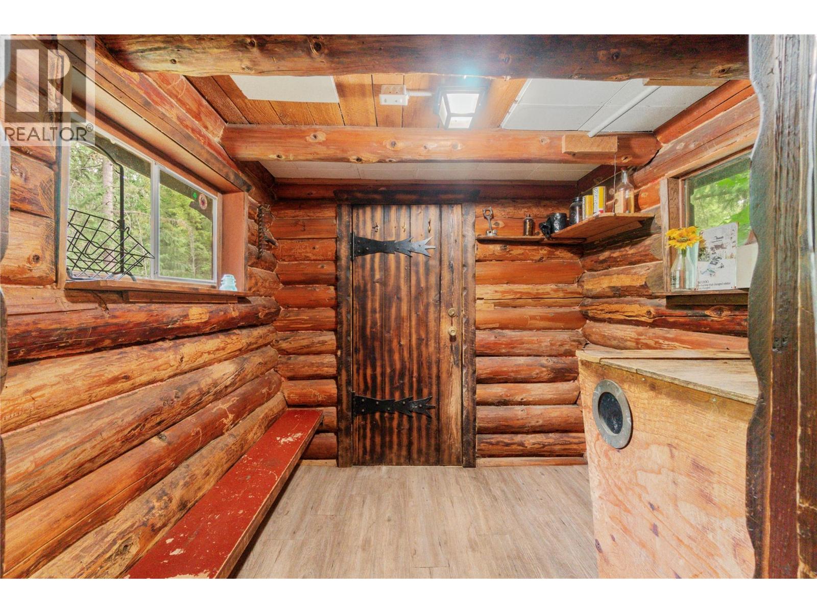  9866 Old Spallumcheen Road, Sicamous