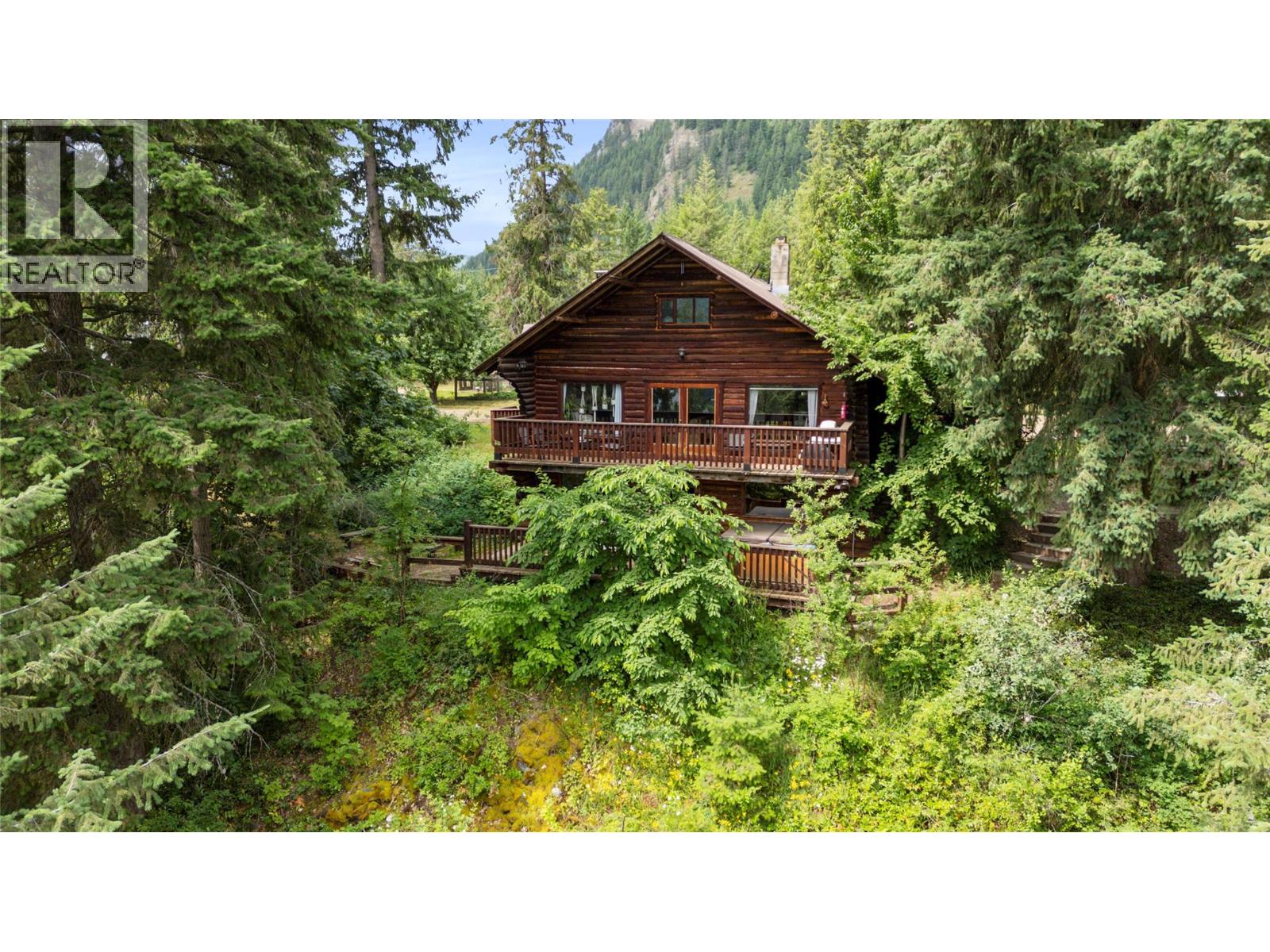  9866 Old Spallumcheen Road, Sicamous