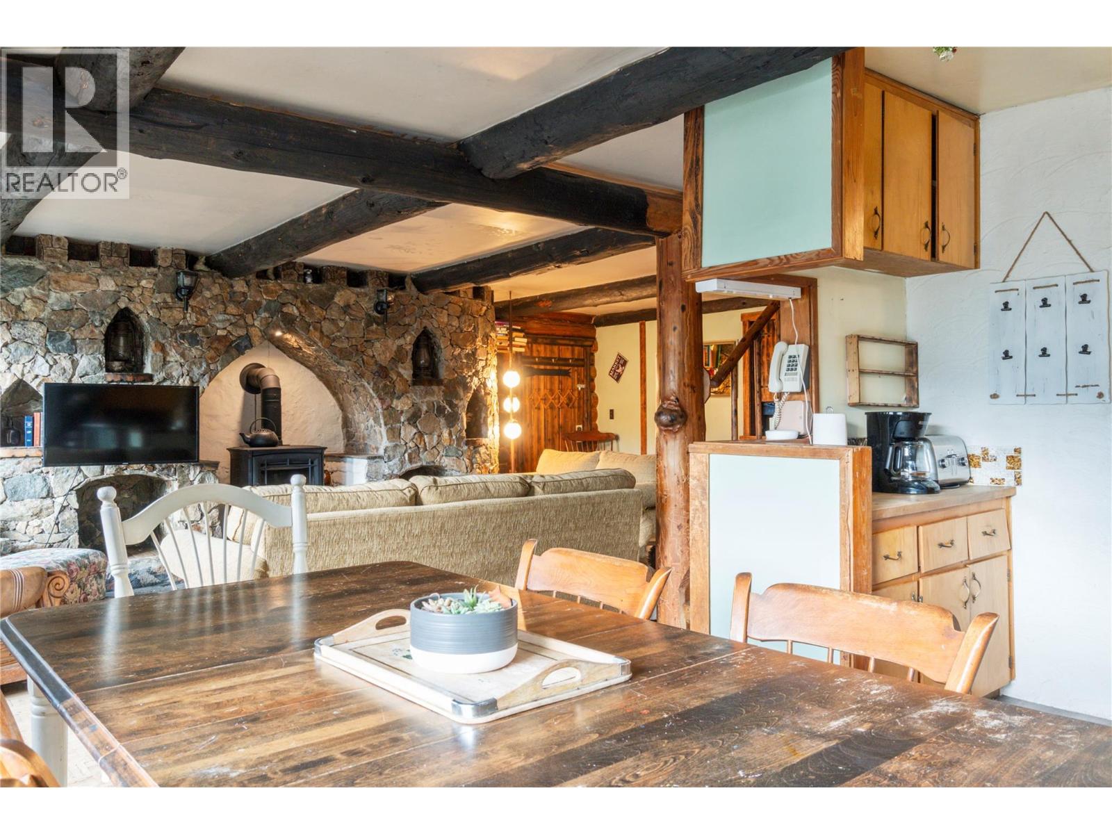  9866 Old Spallumcheen Road, Sicamous