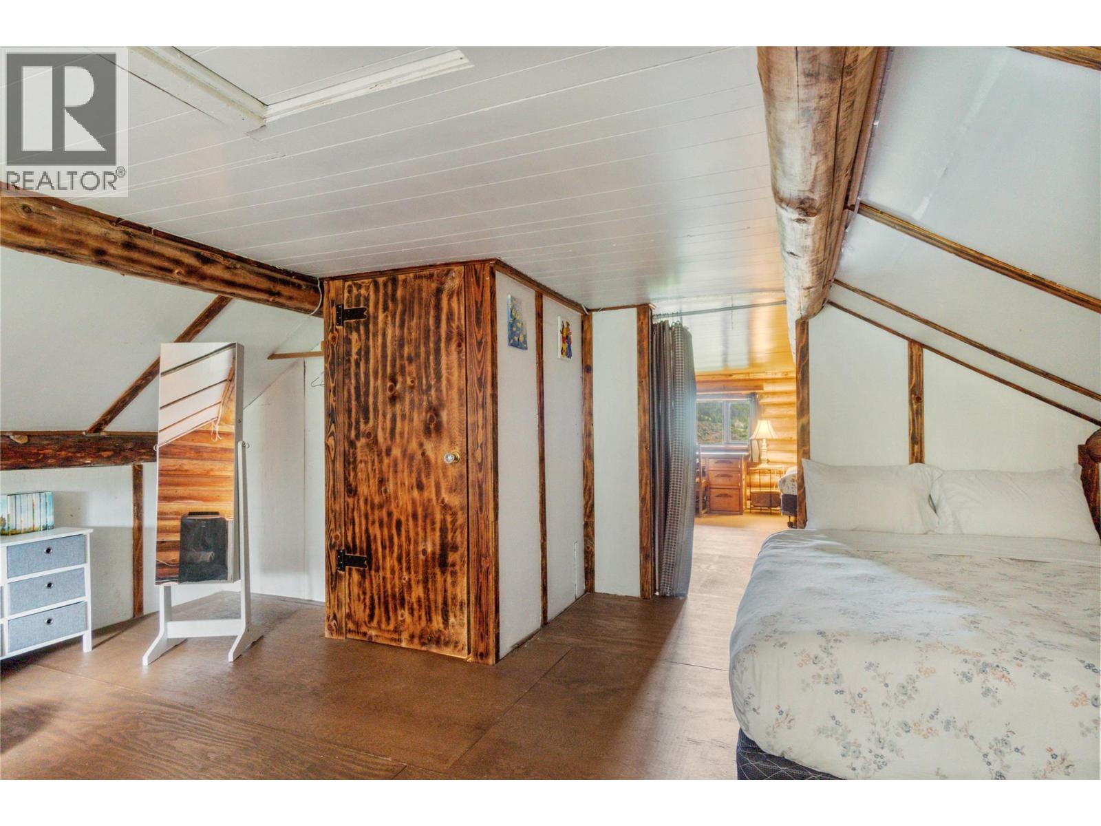  9866 Old Spallumcheen Road, Sicamous