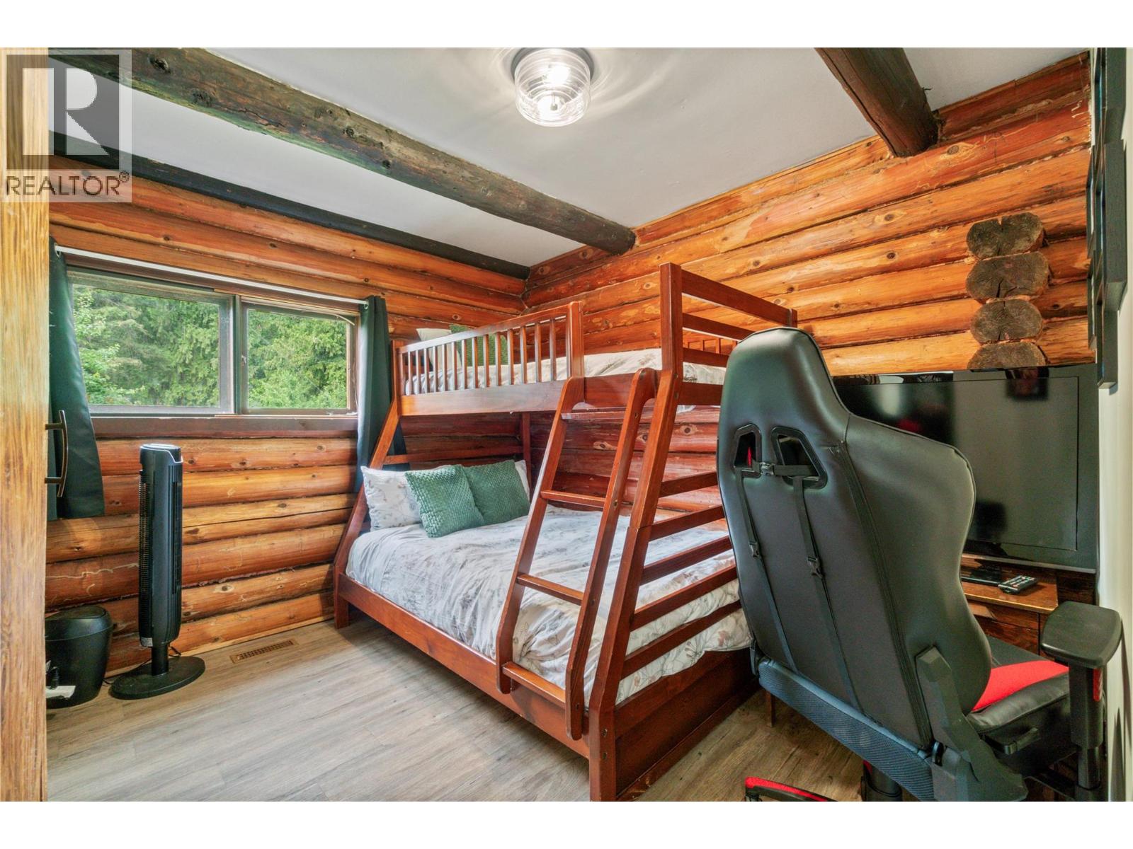  9866 Old Spallumcheen Road, Sicamous