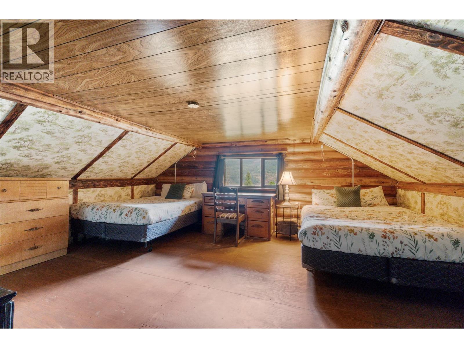  9866 Old Spallumcheen Road, Sicamous