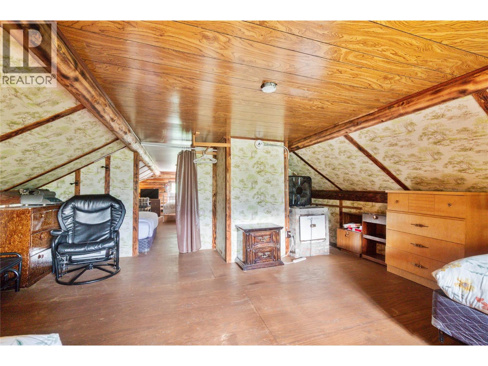  9866 Old Spallumcheen Road, Sicamous