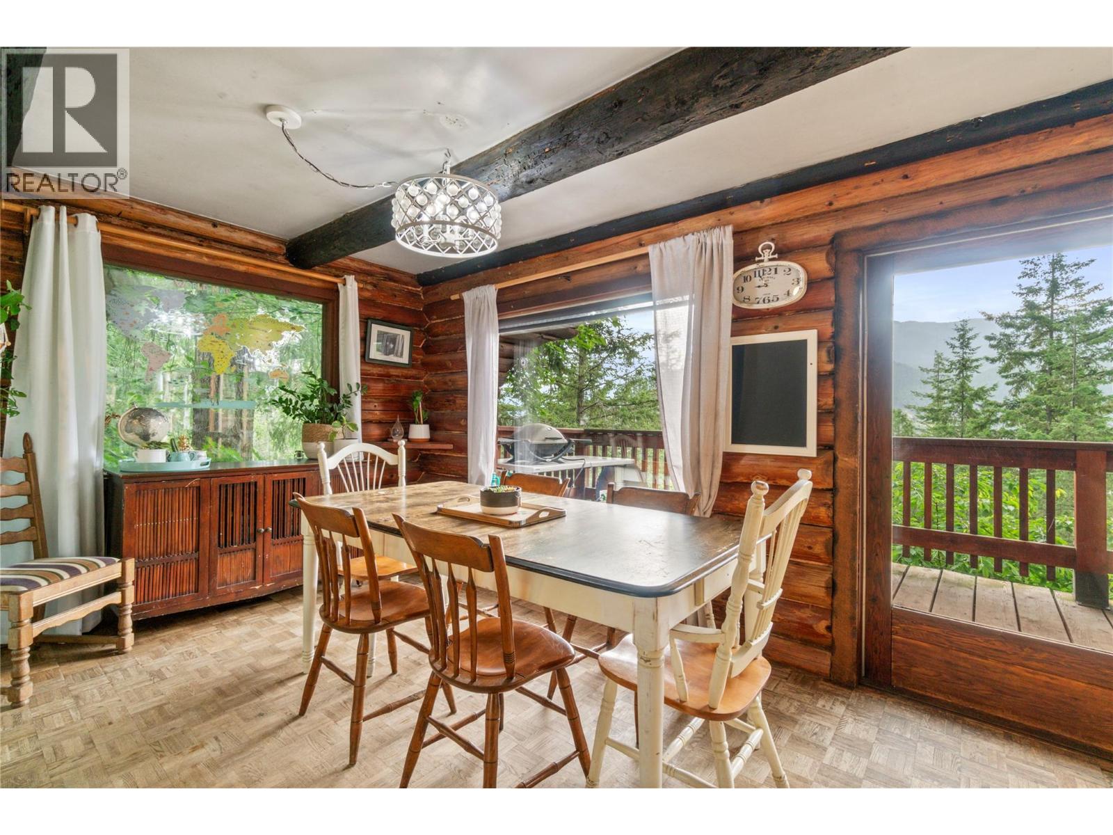  9866 Old Spallumcheen Road, Sicamous