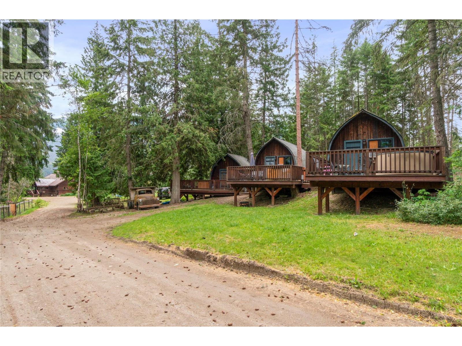  9866 Old Spallumcheen Road, Sicamous