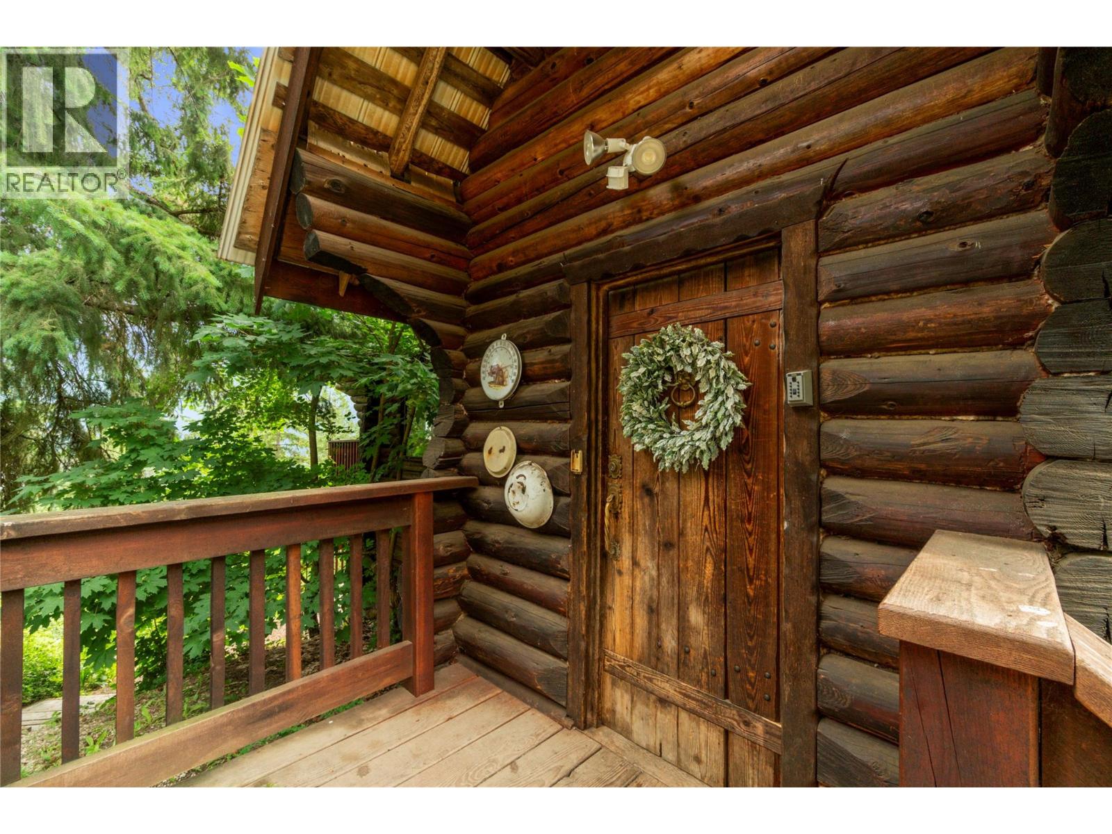  9866 Old Spallumcheen Road, Sicamous