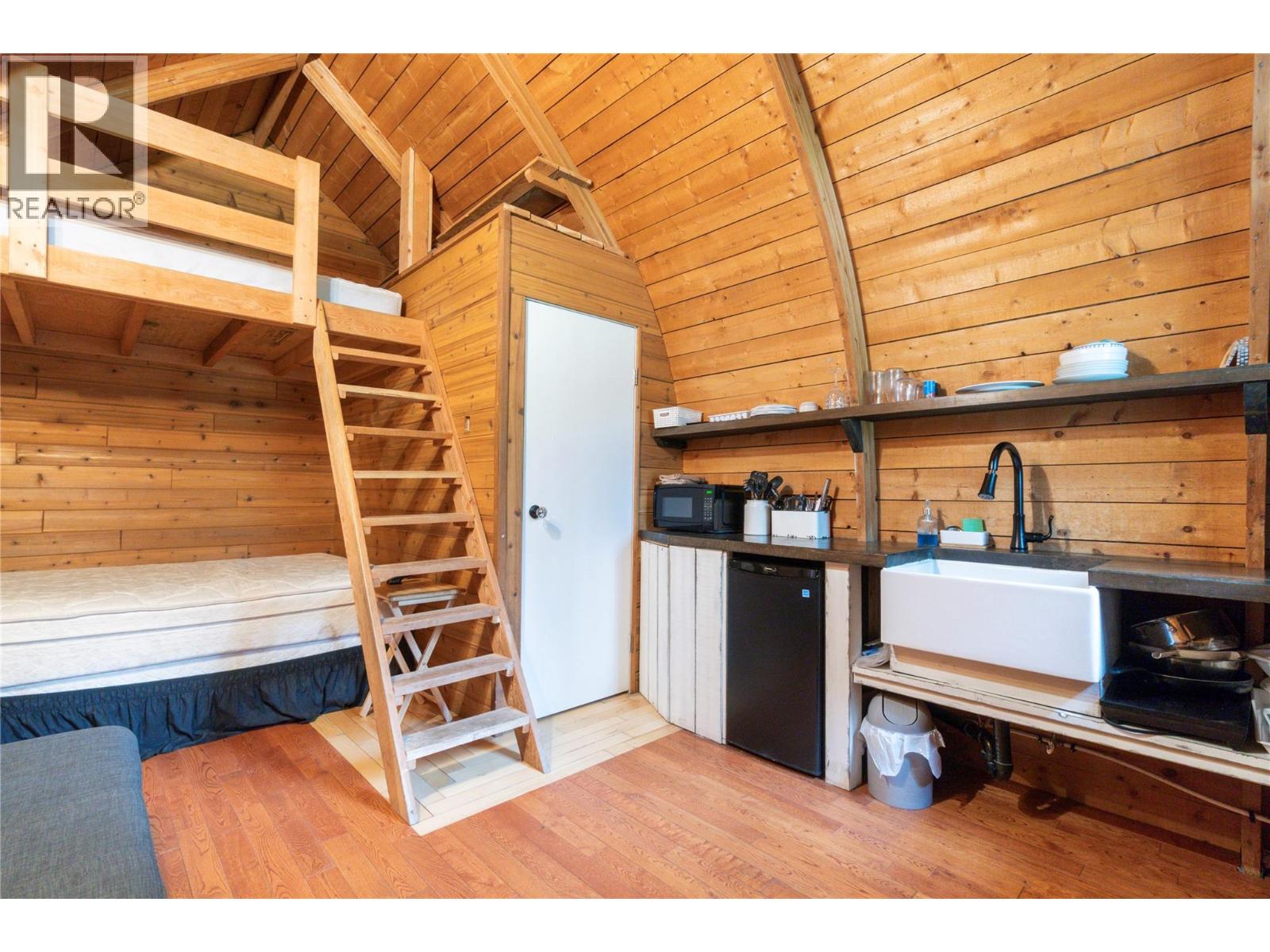  9866 Old Spallumcheen Road, Sicamous