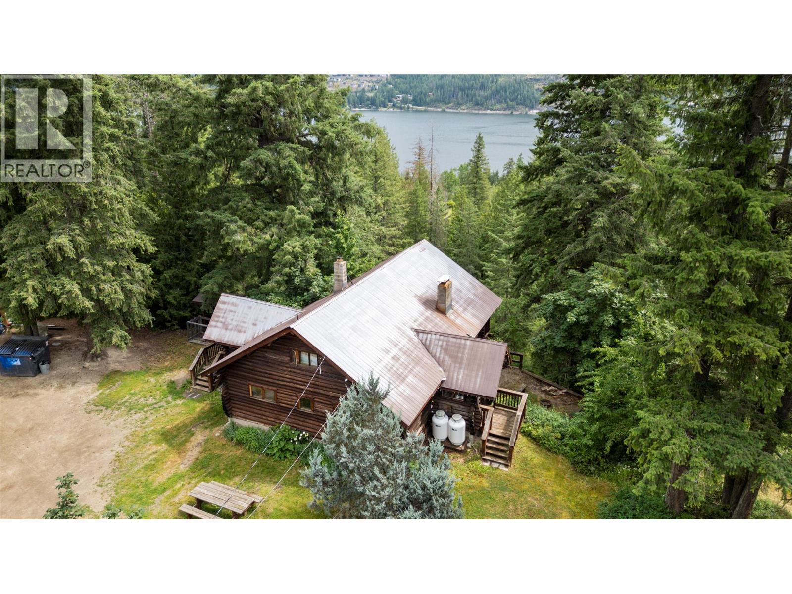  9866 Old Spallumcheen Road, Sicamous