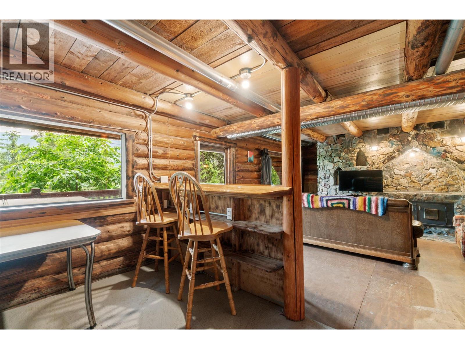  9866 Old Spallumcheen Road, Sicamous