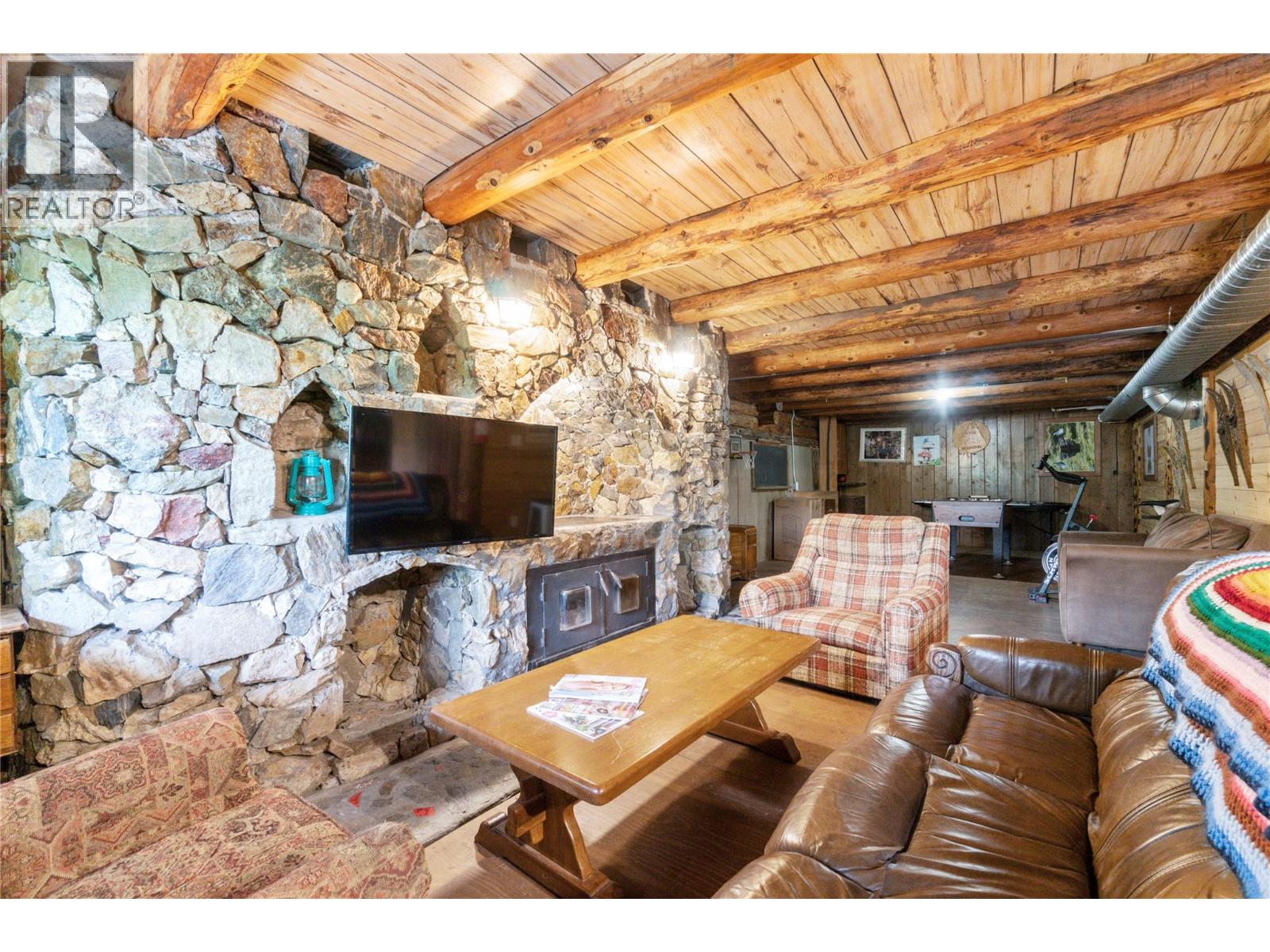  9866 Old Spallumcheen Road, Sicamous