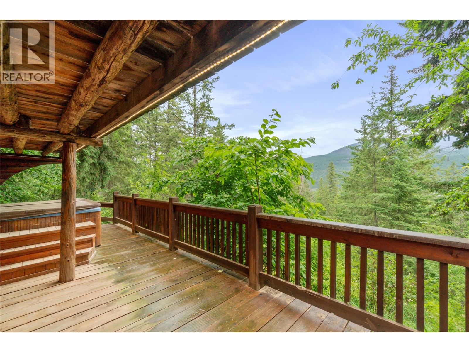  9866 Old Spallumcheen Road, Sicamous
