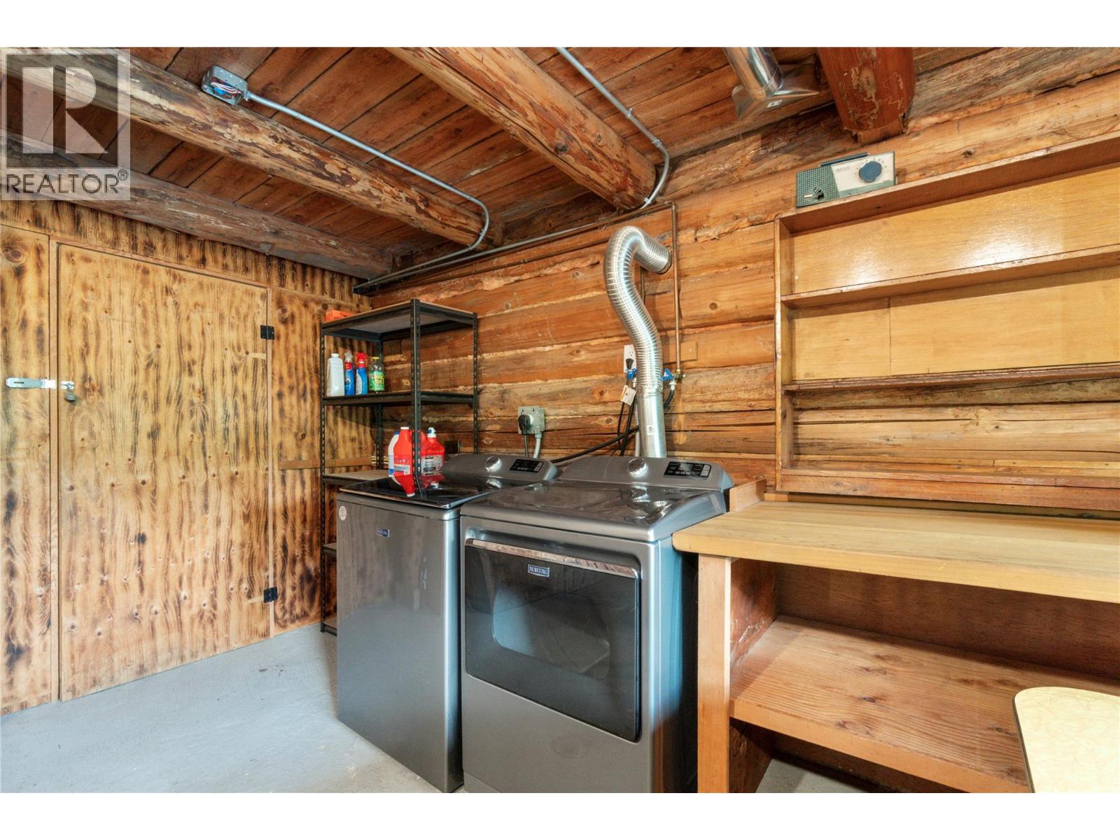  9866 Old Spallumcheen Road, Sicamous