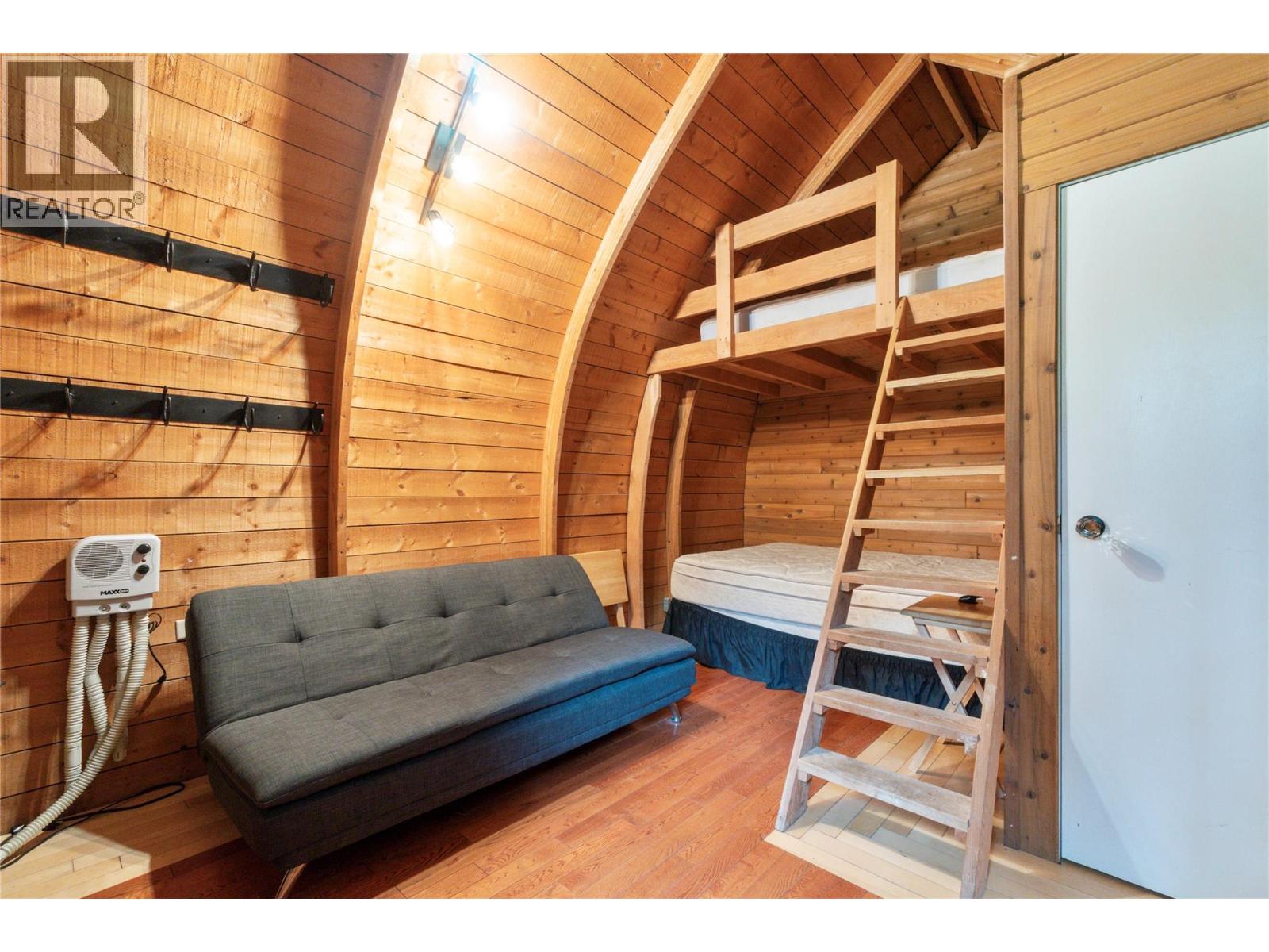  9866 Old Spallumcheen Road, Sicamous