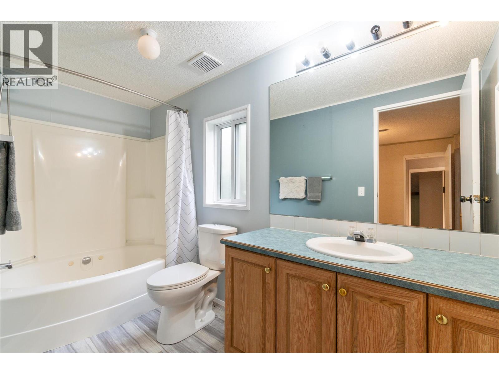  9866 Old Spallumcheen Road, Sicamous