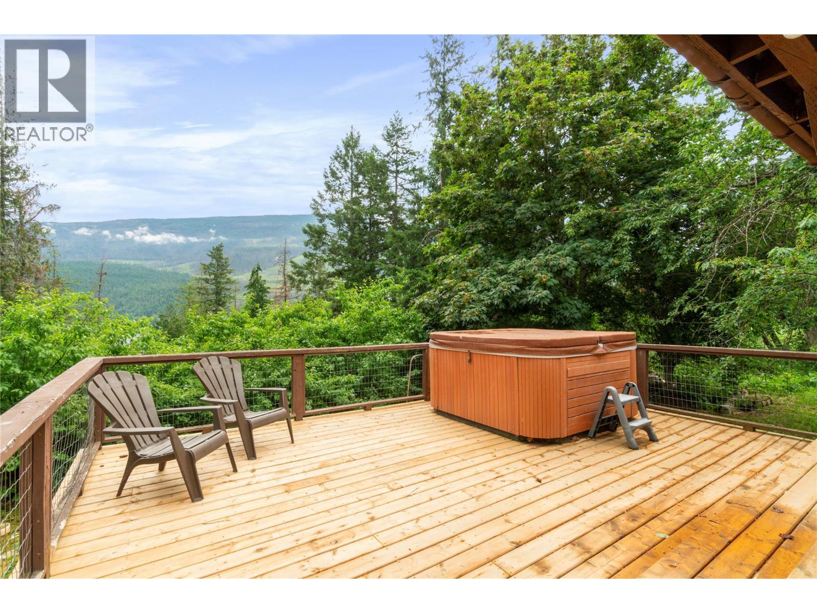  9866 Old Spallumcheen Road, Sicamous