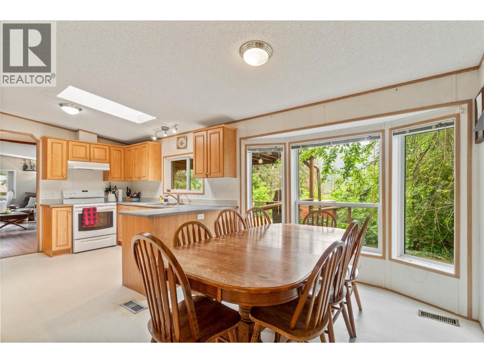  9866 Old Spallumcheen Road, Sicamous