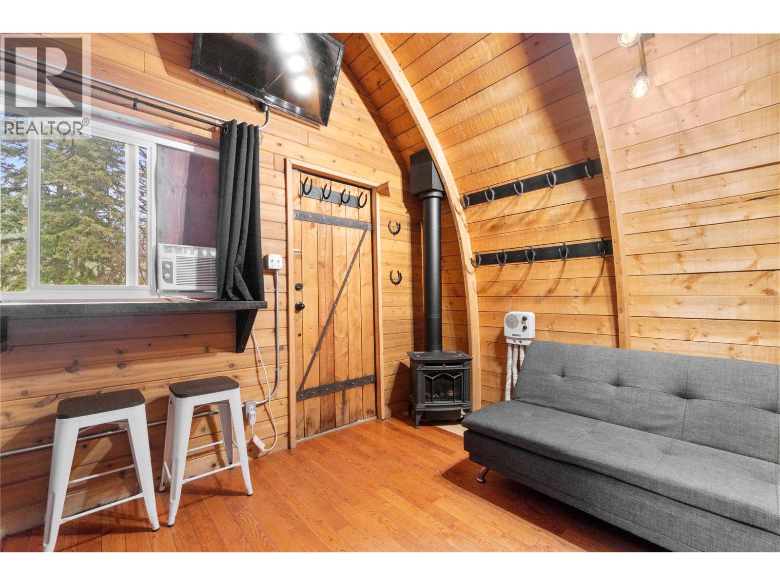  9866 Old Spallumcheen Road, Sicamous