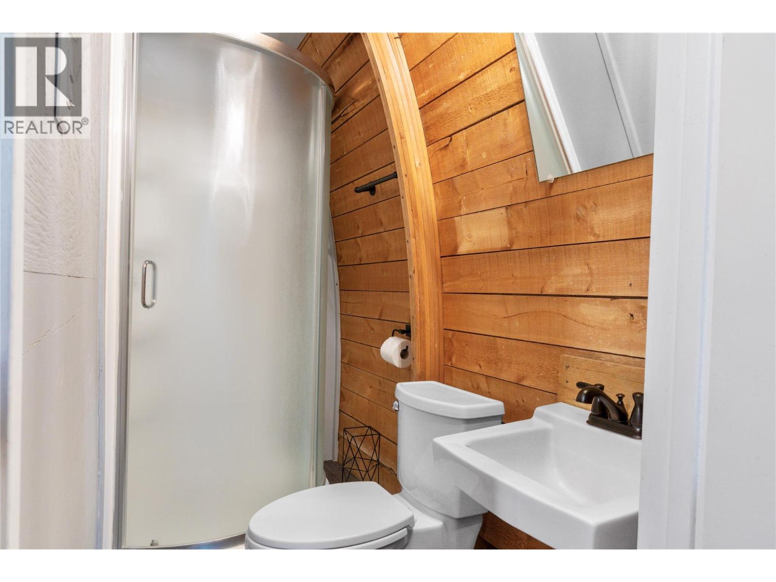  9866 Old Spallumcheen Road, Sicamous