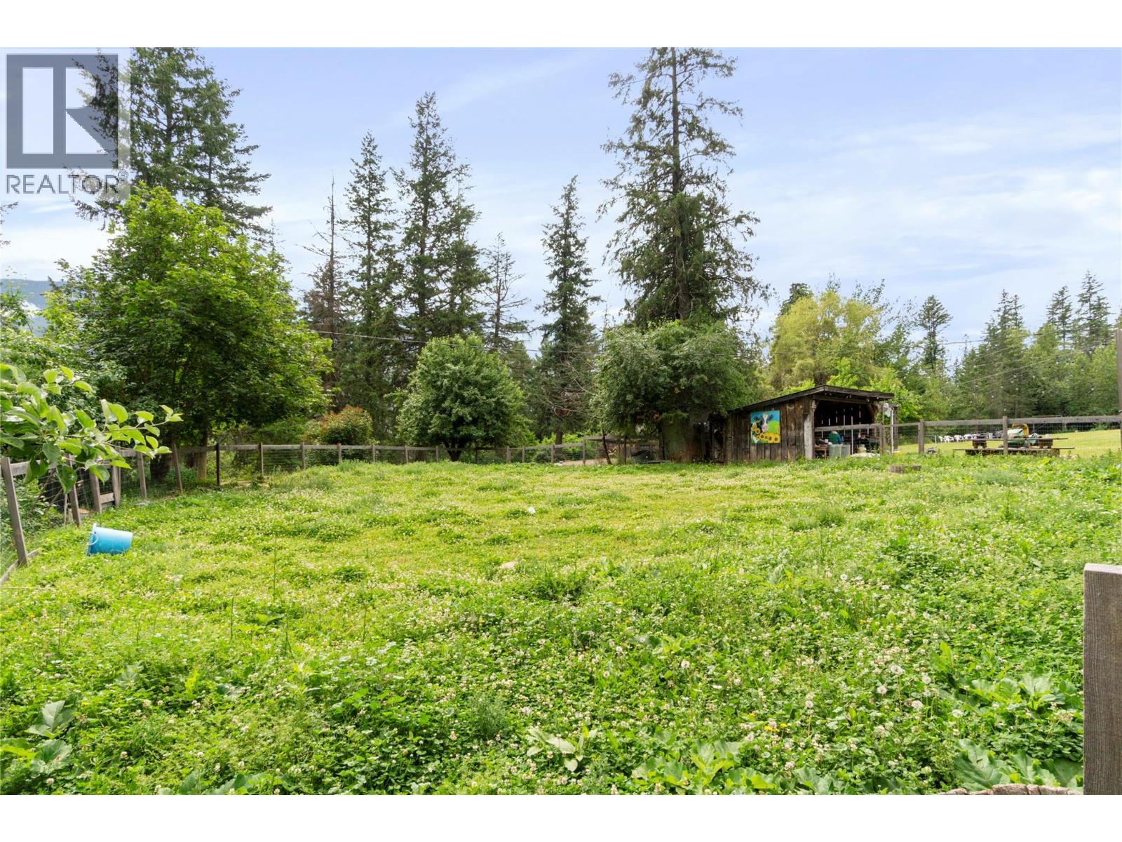  9866 Old Spallumcheen Road, Sicamous