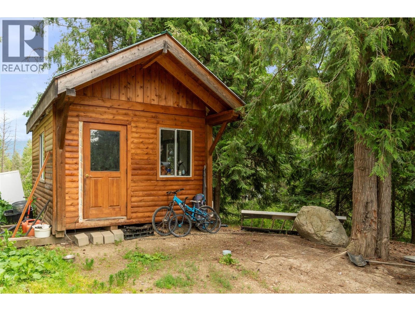  9866 Old Spallumcheen Road, Sicamous
