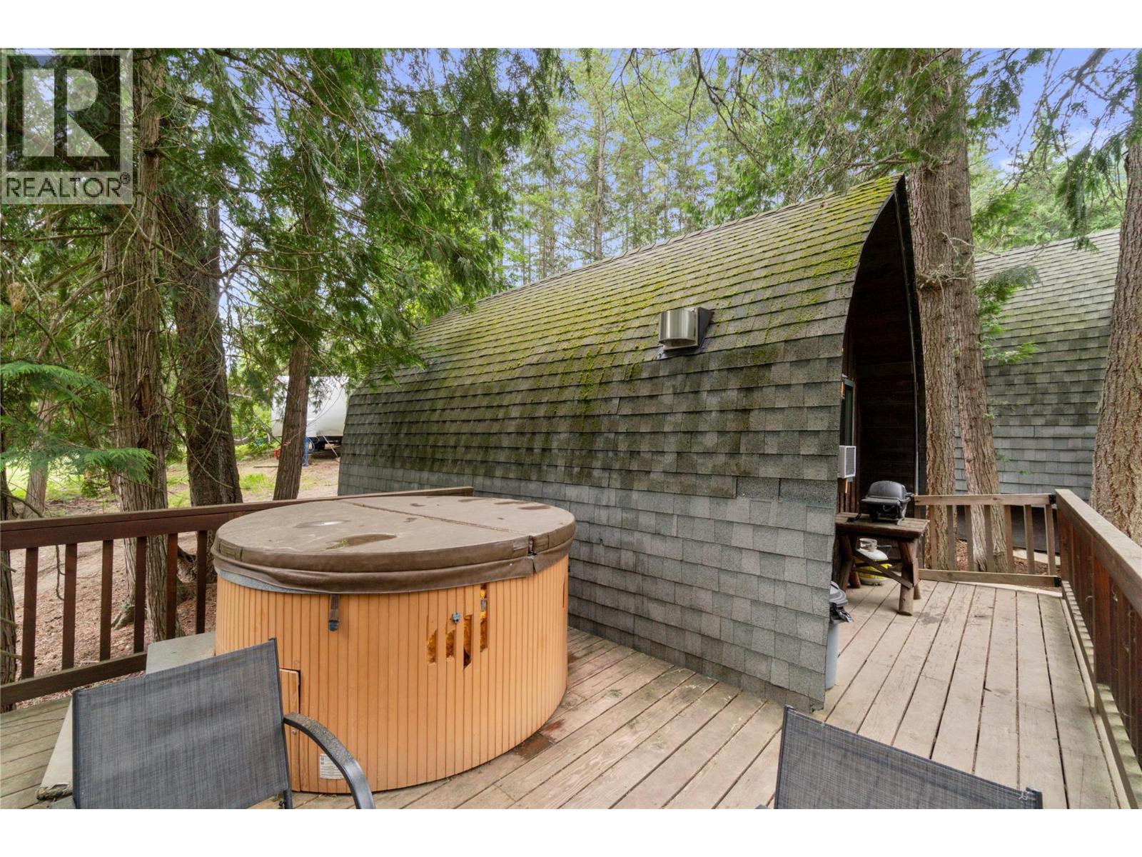  9866 Old Spallumcheen Road, Sicamous