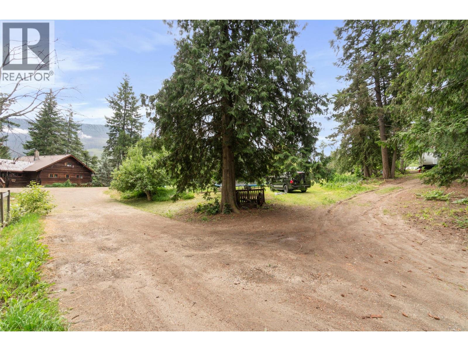  9866 Old Spallumcheen Road, Sicamous